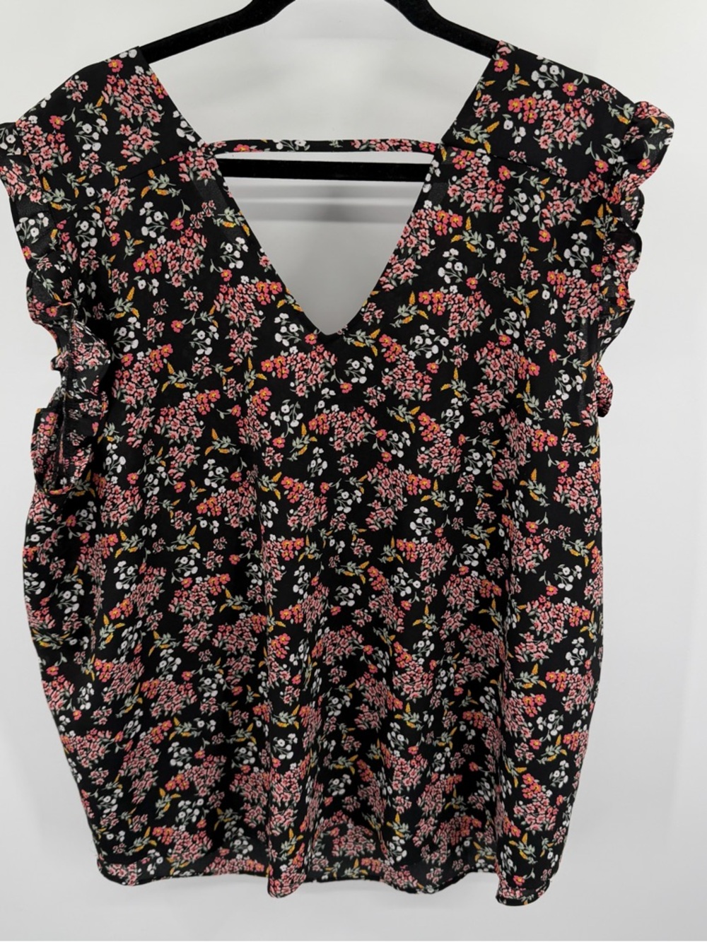 Loft Floral V-Neck Flutter Sleeve Top - Black/Pink floral size 22 - Picture 2 of 4